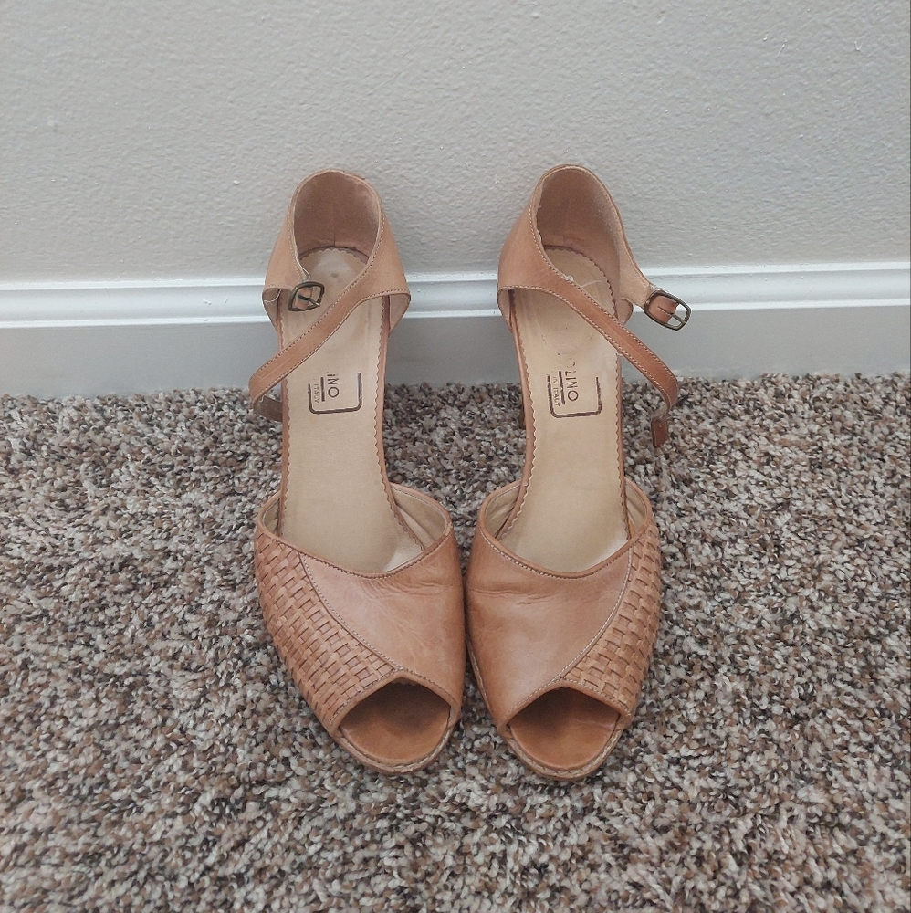 Tan leather wooden heels